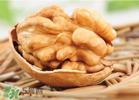核桃磨成粉還有營(yíng)養(yǎng)嗎？核桃粉和核桃哪個(gè)更好？