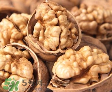 新鮮核桃剝好怎么保存？新鮮核桃剝殼能放多久？