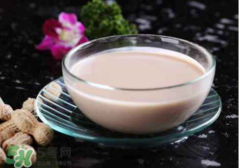 核桃打豆?jié){營(yíng)養(yǎng)會(huì)流失嗎？核桃和什么一起打豆?jié){？