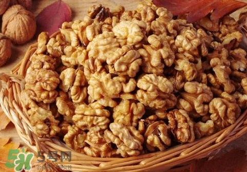 核桃磨成粉還有營(yíng)養(yǎng)嗎？核桃粉和核桃哪個(gè)更好？