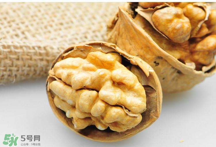 核桃可以空腹吃嗎？核桃飯前吃好還是飯后吃好？