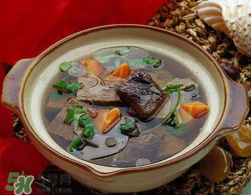 營養(yǎng)在湯里還是肉里？煲湯小訣竅