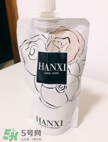 護(hù)發(fā)素和潤(rùn)發(fā)乳的區(qū)別？潤(rùn)發(fā)乳是護(hù)發(fā)素嗎