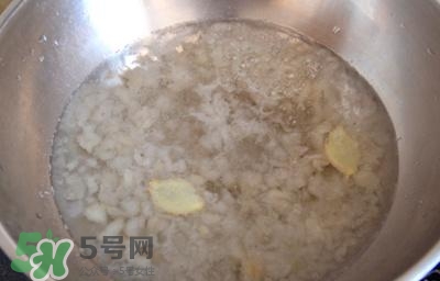 雪蛤能和銀耳一起燉嗎？雪蛤銀耳羹怎么做？