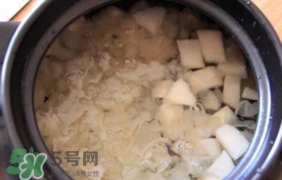 雪蛤能和銀耳一起燉嗎？雪蛤銀耳羹怎么做？