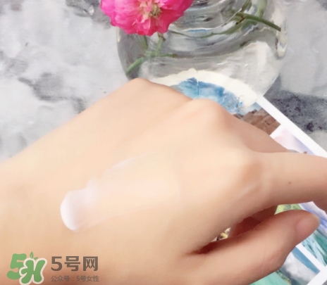 護(hù)發(fā)素可以抹在頭皮上嗎？