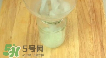 護發(fā)素能當(dāng)柔順劑嗎？護發(fā)素當(dāng)柔順劑好不好