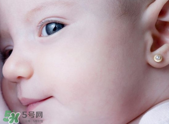打耳洞幾天可以換耳釘？打耳洞后的注意事項