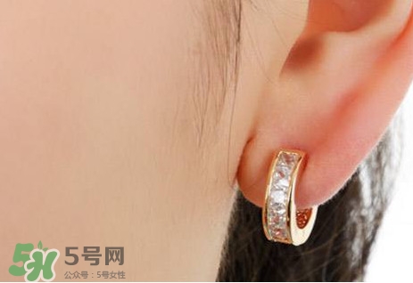 打耳洞發(fā)炎怎么辦？打耳洞多久可以隨便戴耳環(huán)