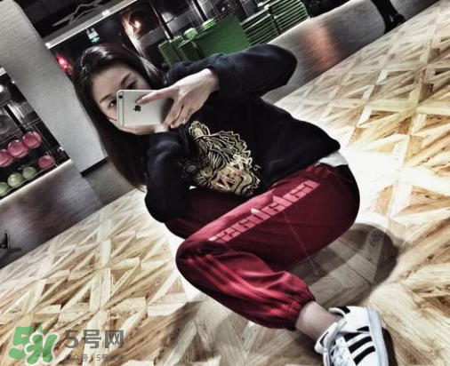 yeezy calabasas運(yùn)動褲在哪買？yeezy calabasas褲子發(fā)售時(shí)間