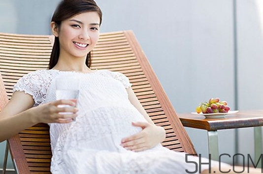 羊水指數(shù)正常范圍是多少？羊水過少的診斷標(biāo)準(zhǔn) 