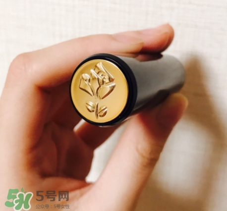 蘭蔻菁純唇膏小紅色是什么顏色？蘭蔻小紅色好看嗎