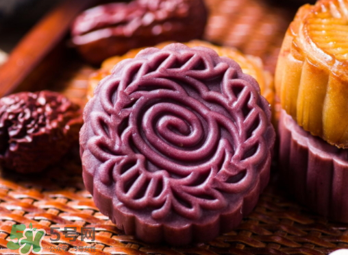 中秋節(jié)送月餅送幾盒？ 中秋送月餅一般送幾盒？