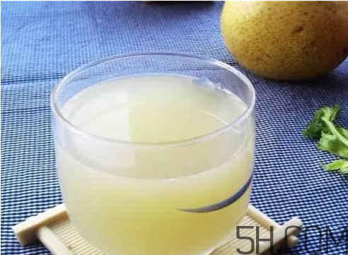 雪梨能和牛奶一起吃嗎？雪梨可以和牛奶榨汁嗎？