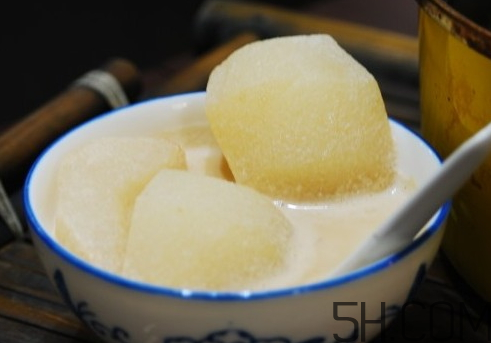 雪梨能和牛奶一起吃嗎？雪梨可以和牛奶榨汁嗎？