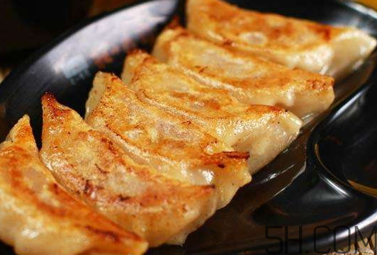 煎餃怎么做不粘鍋？煎餃粘鍋怎么辦？