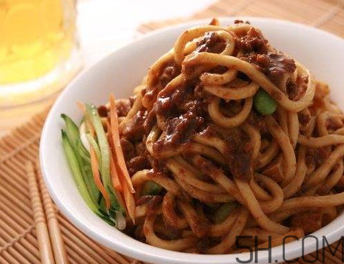 炸醬面可以用掛面嗎？炸醬面用什么面條？