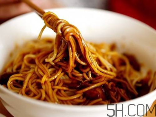 炸醬面可以用掛面嗎？炸醬面用什么面條？