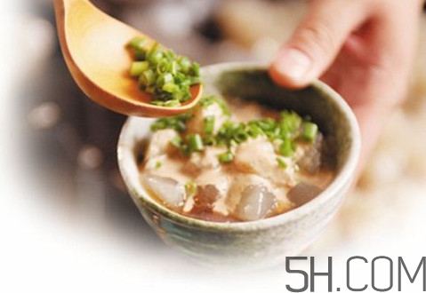 燜子是涼粉嗎？燜子是用什么做的？
