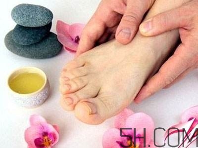 大蒜泡酒可以治腳氣嗎？治腳氣的方法有哪些？