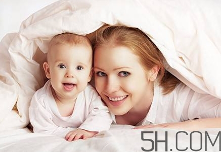 如何給寶寶斷奶？寶媽有妙招