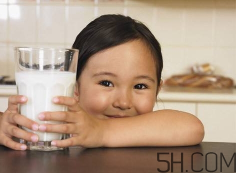 高鈣奶真的補鈣嗎？吃什么補鈣最快最好？