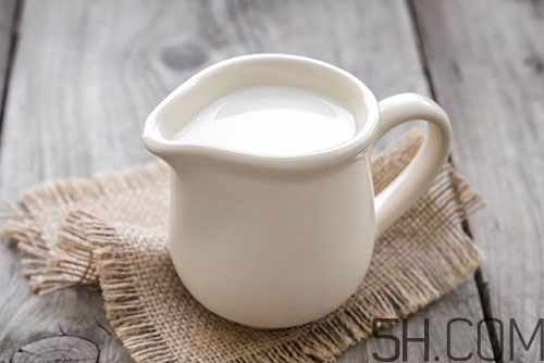 牛奶煮開了還有營養(yǎng)嗎？牛奶可以加熱嗎？