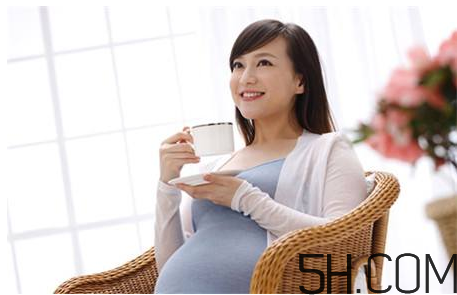 不適合孕婦的睡姿有那些？孕婦冬季如何護(hù)膚？