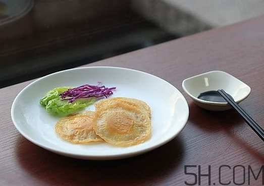 荷包蛋是煮的還是煎的？煎雞蛋還是煮雞蛋好？