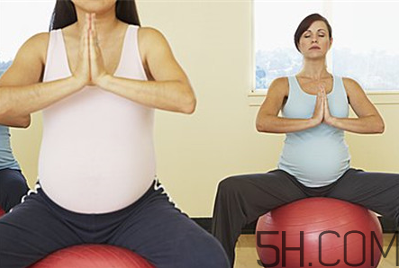 孕婦瑜伽球什么時候開始用？孕婦瑜伽球怎么用？