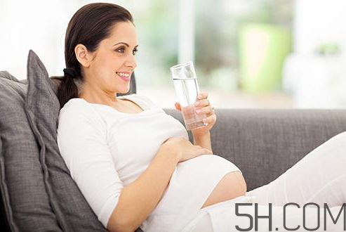 孕婦可以喝隔夜開水嗎？孕婦可以喝隔夜湯嗎？