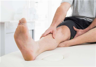 腳氣用鹽水泡腳有用嗎？用鹽水泡腳治腳氣嗎？