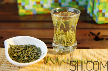 茶葉發(fā)霉是什么樣子？茶葉發(fā)霉怎么鑒別？