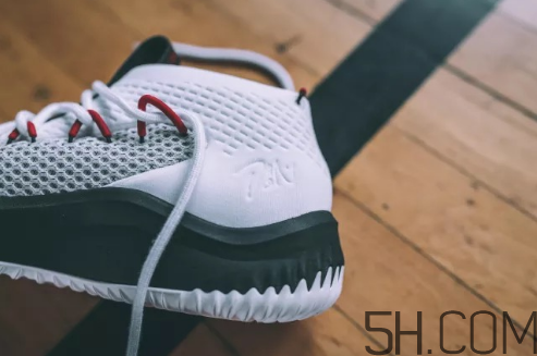 adidas dame 4多少錢？阿迪達(dá)斯利拉德四代上腳效果