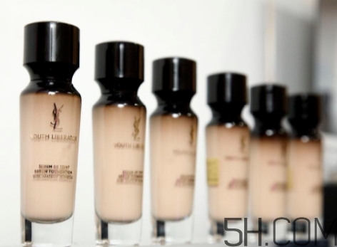 ysl女神粉底液怎么樣？ysl女神粉底液和超模粉底液對(duì)比