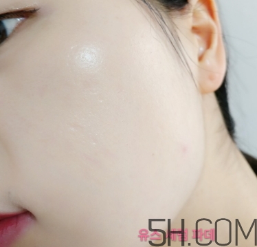 ysl女神粉底液怎么樣？ysl女神粉底液和超模粉底液對(duì)比