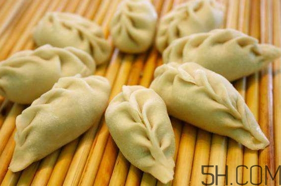 冰凍的餃子皮怎么解凍？冰凍的水餃要煮多久？