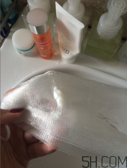 芙麗芳絲洗面奶是氨基酸嗎？氨基酸洗面奶有哪些？