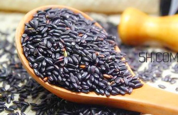 黑芝麻清洗掉色正常嗎？黑芝麻有黑色素嗎？