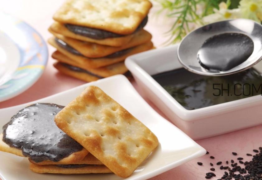 黑芝麻清洗掉色正常嗎？黑芝麻有黑色素嗎？