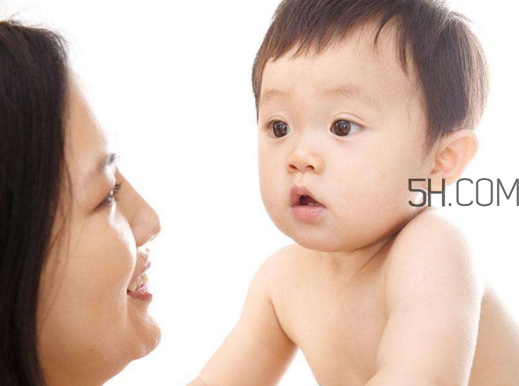 母乳和奶粉哪個好？媽媽開心最重要