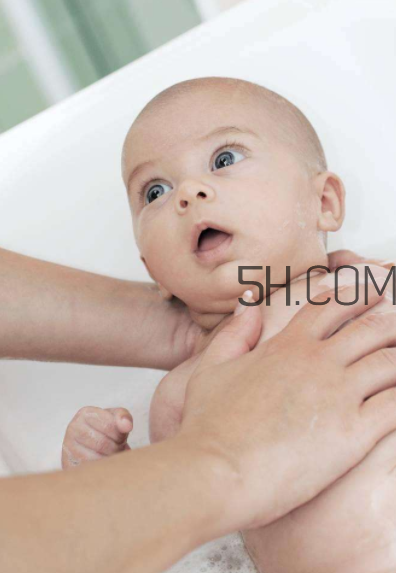 嬰兒癲癇病的早期癥狀有哪些？嬰幼兒貧血吃什么好呢？