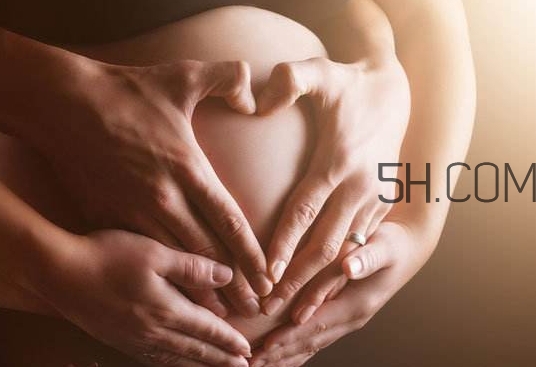 孕晚期同房有助于生產(chǎn)嗎？孕晚期同房對(duì)胎兒有影響嗎？
