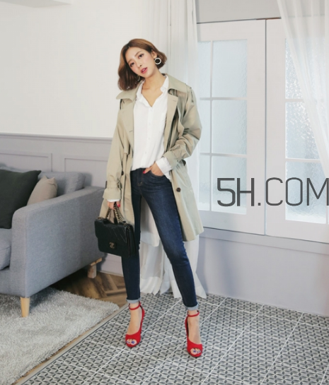 卡其色風(fēng)衣配什么鞋子？卡其色風(fēng)衣搭配鞋子圖片