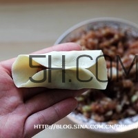 餃子和面用熱水還是冷水？餃子和面要醒多長時間？