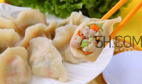 為什么餃子煮熟了會浮起來？餃子煮多久才熟？