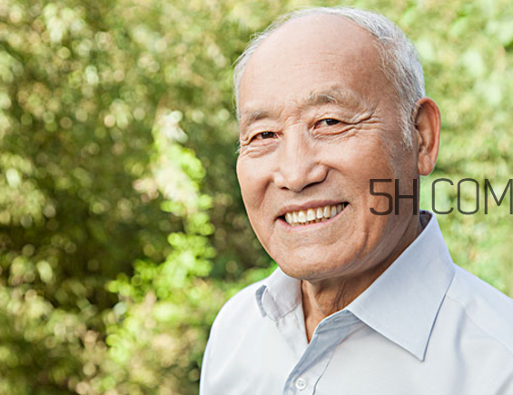 肺結(jié)核跟乙肝哪個(gè)嚴(yán)重？肺結(jié)核會(huì)轉(zhuǎn)化為肺癌嗎？