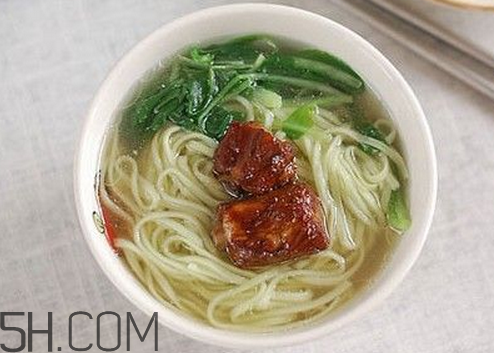 秋天喝蜂蜜有什么好處？秋天吃什么對身體好？