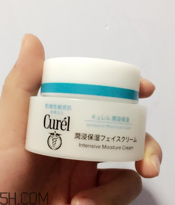 珂潤(rùn)面霜適合夏天用嗎？夏天用珂潤(rùn)面霜會(huì)油嗎？