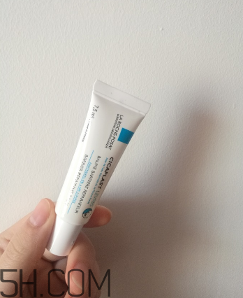 理膚泉b5修復(fù)潤(rùn)唇膏怎么樣？理膚泉b5修復(fù)潤(rùn)唇膏測(cè)評(píng)
